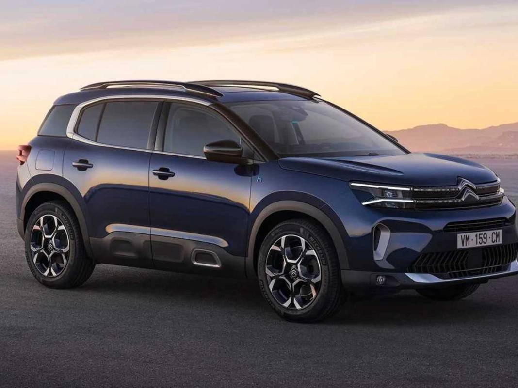 CITROEN BU DEFA SINIRLARI ZORLADI: Yeni C5 görenleri büyüledi! SUV piyasasna yeni soluk 4